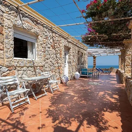 Ktima Sfakia * Kéfalos